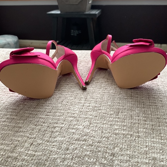 Barbie Pink platform dress sandals - Picture 3 of 7